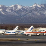 アンカレッジ国際空港 撮影ガイド｜旧世代機と雪山が共演する「飛行機マニアの楽園」を完全攻略